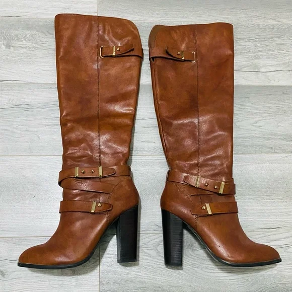 Boots - Picture 2 of 3